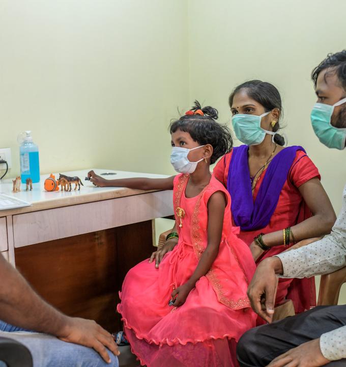MSF Counsellor, counselling parents of a six-year-old girl with drug-resistant TB at MSF independent Clinic, Mumbai- India