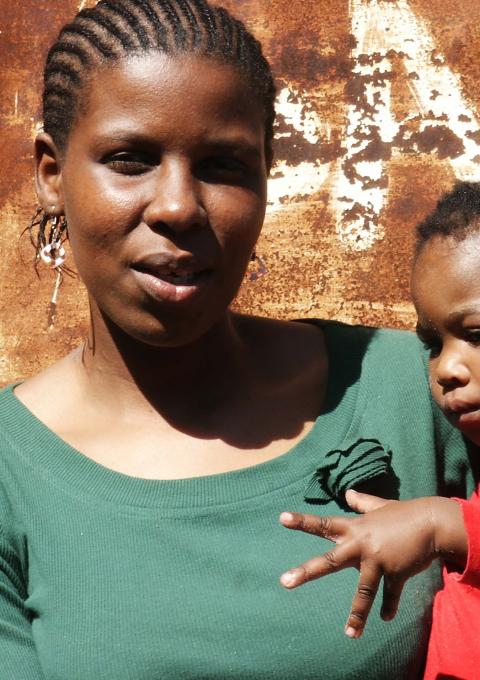 Busisiwe Beko and her daughter Othandwayo. Khayelitsha, South Africa, 2008.
