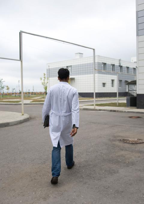MSF doctor Animesh Sinha at the the Republican TB Dispensary in Grozny, Chechnya