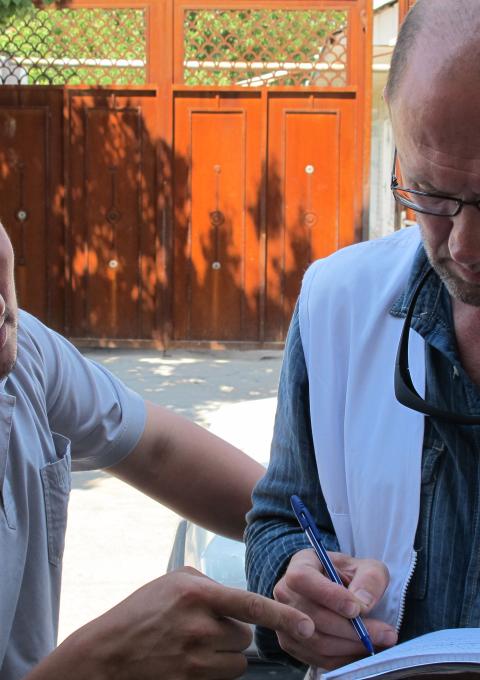MSF emergency coordinator from Lituania, Andrei Slavuckij, is assessing medical needs in a neighbourhood of Osh.
