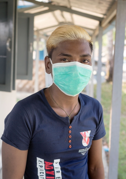 Kyaw Thu is 26 years old. 5 months ago, he went to the clinic at Thon because his body temperature was very high but he felt cold at the same time. There, he tested positive for MDR-TB. Every morning, he wakes up at 7am and travels to the MSF clinic for his medications and his injections.