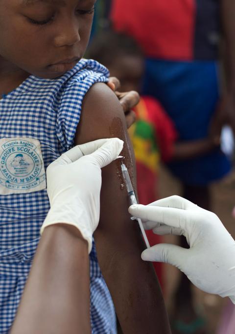 MSF launched a vaccination campaign against measles in an attempt to control the epidemic that was declared by the government of Guinea on 14 January 2014. 
