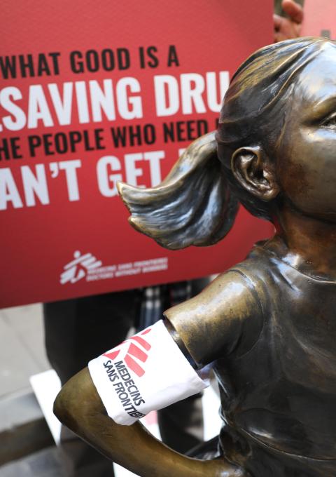 MSF protested in front of the New York Stock Exchange in New York on January 22, 2020, demanding the pharmaceutical corporation Johnson & Johnson (J&J) make the tuberculosis (TB) drug bedaquiline available for all people with drug-resistant TB (DR-TB) for no more than a dollar a day. The price of this crucial drug must be lowered to reflect the joint contributions made in the research and development of this drug by taxpayers, and the global scientific and TB community, including by MSF itself.