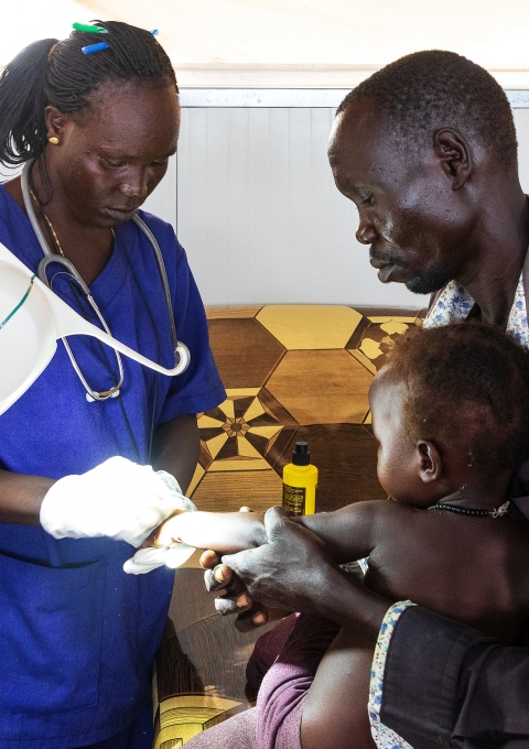 The MSF hospital in Agok is the only facility providing secondary care in the entire Abyei region of South Sudan. This structure deals with emergencies, surgeries, treatments of HIV, tuberculosis, chronic diseases as well as neglected diseases, such as snake bites, a real scourge in the region.