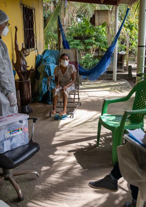 The MSF mobile clinic team visited post-discharge cases and patients in isolation in their home.