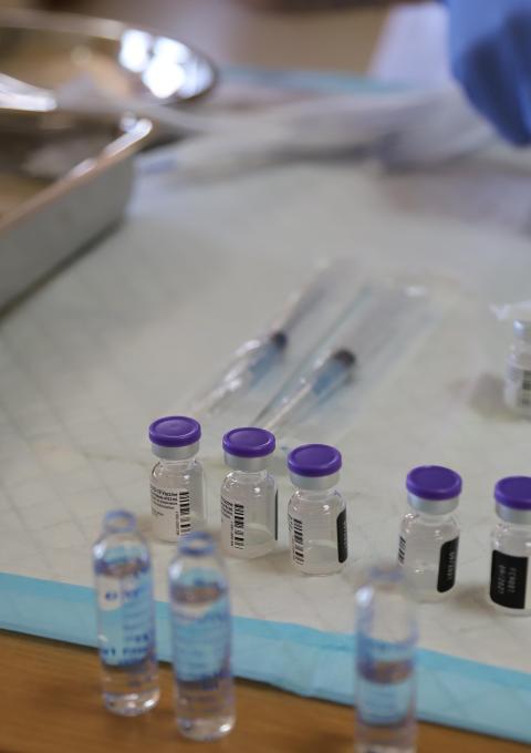 Doses of COVID-19 vaccines are being prepared before the vaccination