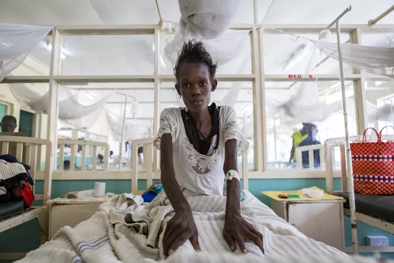 Homa Bay, Kenya: Winnie, 25 years, tested HIV positive in 2015 and prescribed antiretrovirals. For two years, she was referred to numerous health facilities which made a proper diagnosis and treatment difficult. She was recently admitted for severe vomiting and diarrhoea. 