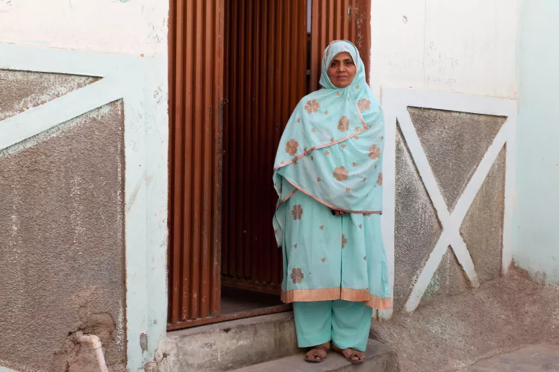 Tahira, 41, went through two six month courses of treatment. Her husband was unable to maintain the costly expensive injections she required so she then began the third course of treatment at the MSF Clinic in Machar Colony, Pakistan 2016.