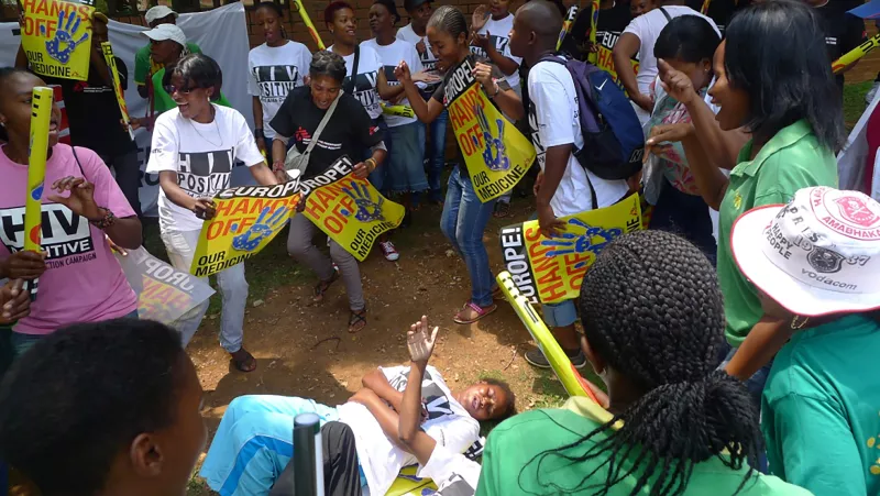 India and the European Union prepare to meet at a New Delhi summit to finalize a Free Trade Agreement (FTA) under negotiation since 2007, Médecins Sans Frontières, the Treatment Action Campaign (TAC), SECTION27 and He-Tic held a picket to warn that harmful provisions in the agreement could have a severely negative impact on access to medicine for people in developing countries.