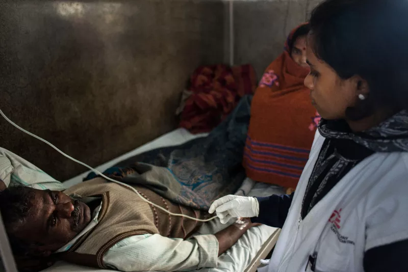 MSF staff nurse seen administering drugs to Kala Azar patients in Sadar Hospital Hajipur.