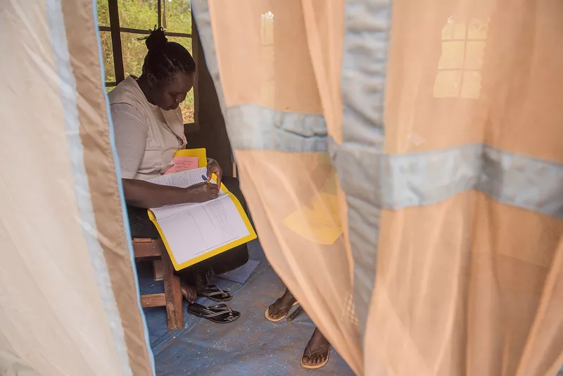 An MSF counselor has a consultation meeting with an HIV patient at an MSF mobile clinic in Bodo, a village just outside Yambio, in Gbudwe State, South Sudan.