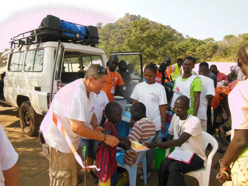 Ana Leticia, a doctor working in Ethiopia for Médecins Sans Frontières/Doctors Without Borders (MSF), brings us her story from a pneumonia vaccination campaign in Leitchuor refugee camp, 2014.