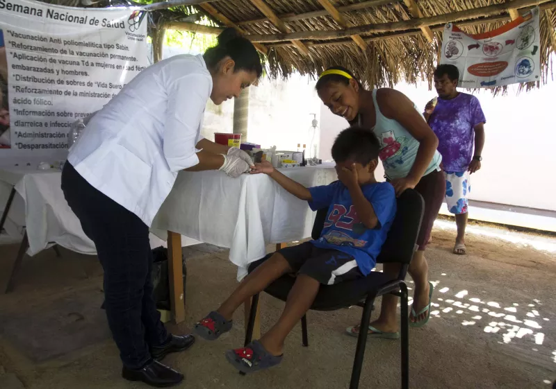 The Oaxaca Health Secretariat has initiated Chagas diagnosis and treatment activities in collaboration with Médecins Sans Frontières (MSF) in Santa María Tonameca Municipality, Oaxaca State, Mexico. The 43,000 inhabitants in San Pedro Pochutla and Mazunte towns now have access to medical care for Chagas in primary healthcare facilities. Photograph by Consuelo Pagaza
