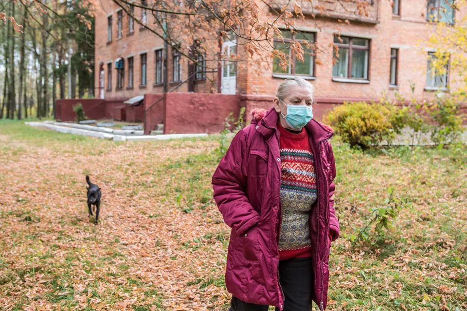 Halyna Uvarenko, 56, an MSF patient with multidrug-resistant TB (MDR-TB), outside the Zhytomyr Regional TB Dispensary where she is receiving treatment.