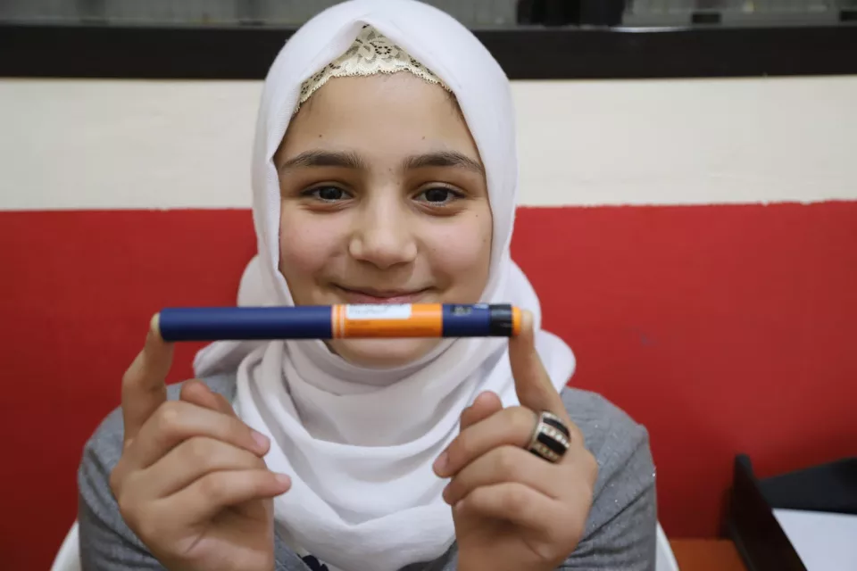 Sidra is a 12 year old affected by diabetes type I. She was admitted to Médecins Sans Frontières’ clinic (MSF) in Shatila Camp, South Beirut, almost a year ago, where he is provided with insulin pens.