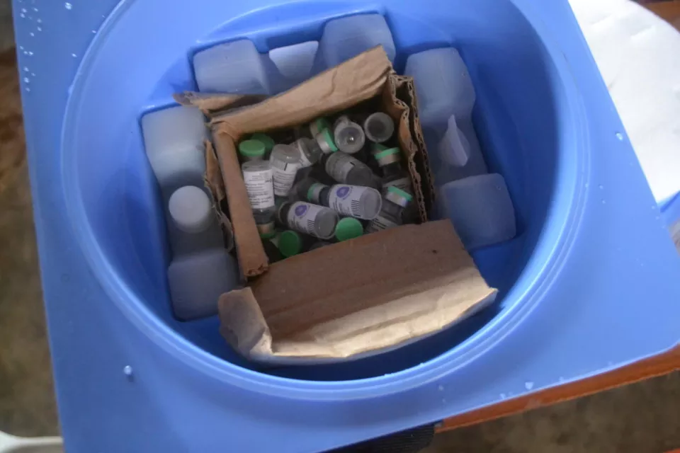 Keeping vaccinations cold and ready-to-use can be a difficult operation. MSF’s team, including pharmacists and logistics staff must coordinate carefully to keep vaccines in the right condition for use wherever they are needed.