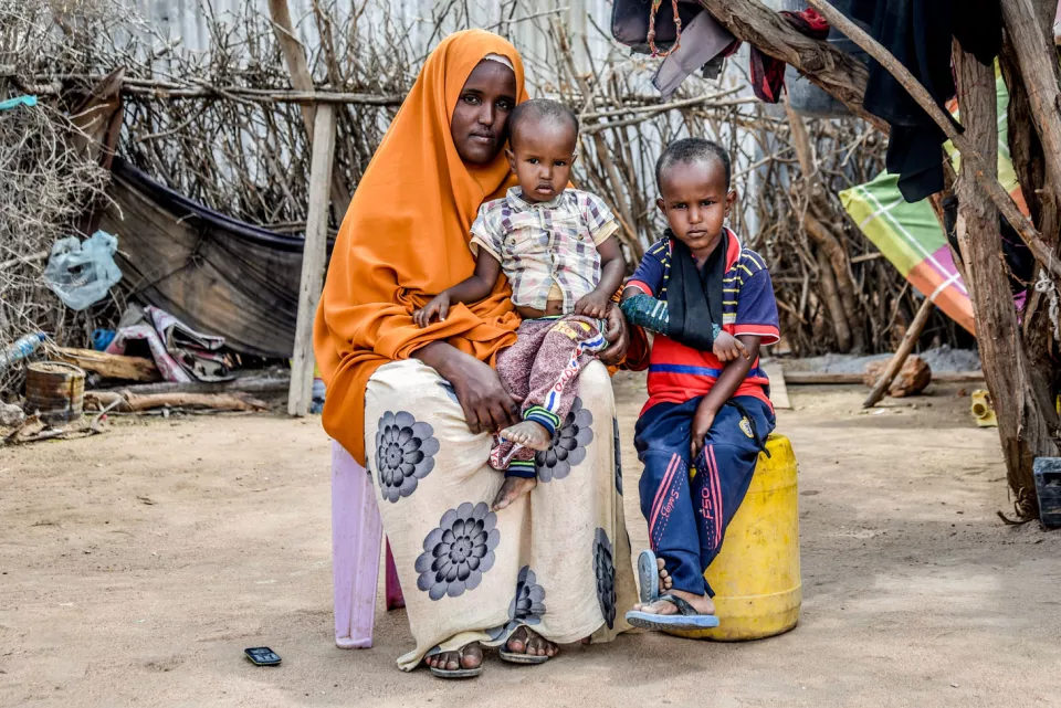 Fatuma is a mother of two vibrant young boys: four-year-old Abdirahman Ali Diyat, and two-year-old Abdullahi Ali Diyat. What stands out about her story is that she is fully healthy, but her two little boys both live with diabetes.