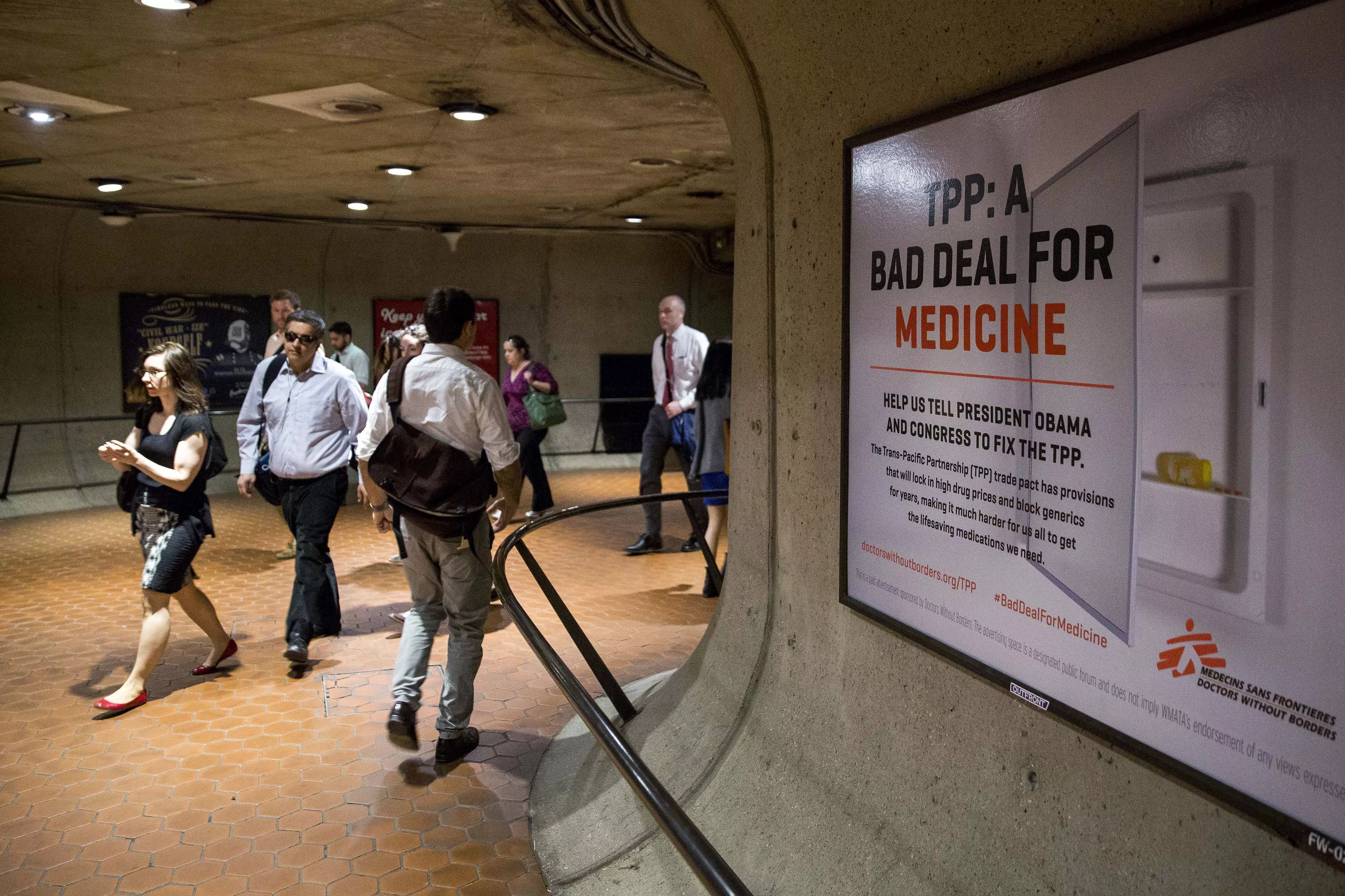 Metro advertisements for Doctors Without Borders, 2015.