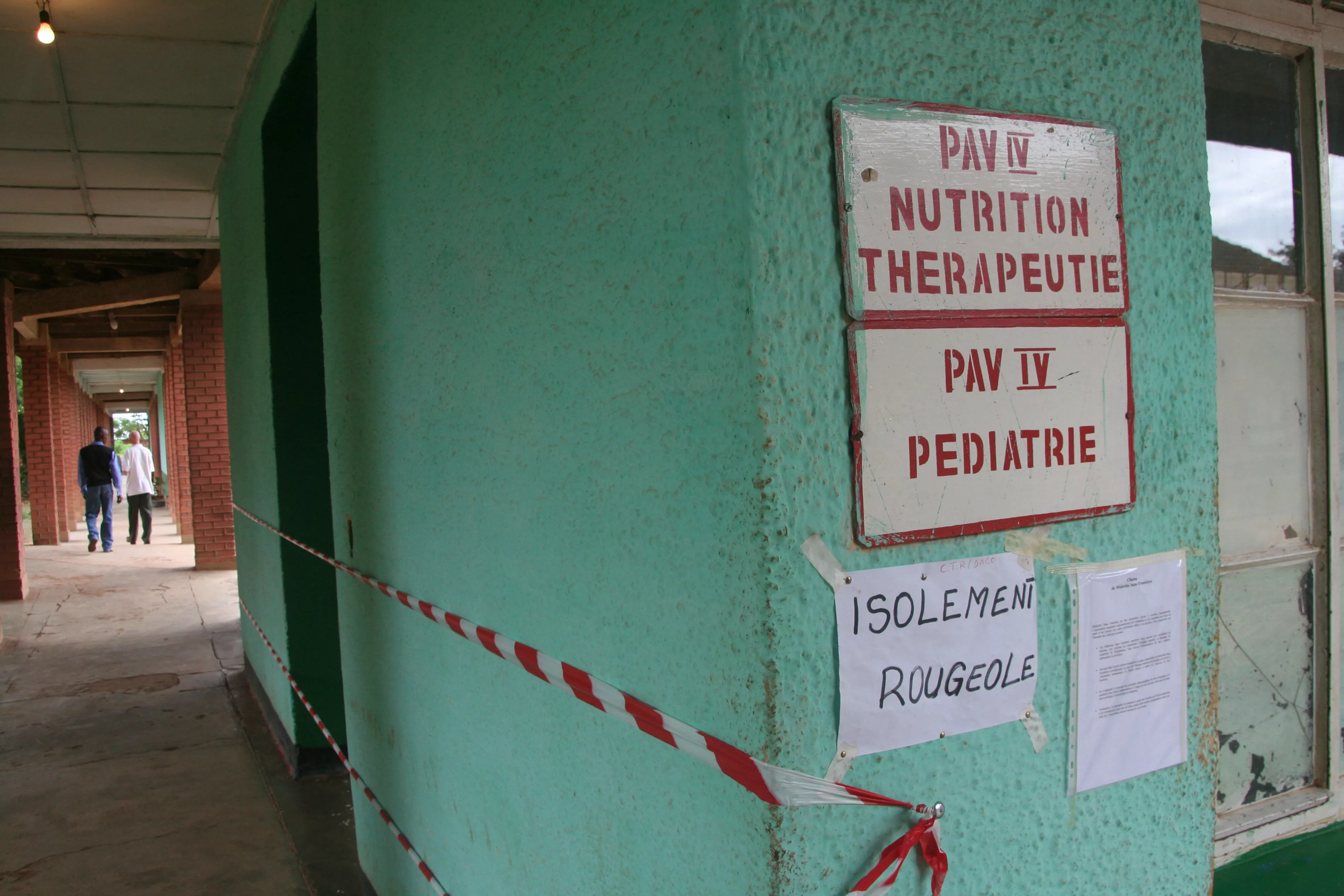 En réponse à une épidémie de rougeole, MSF  a mené en partenariat avec le ministère de la Santé une campagne de vaccination dans la province du Katanga en RDC. 