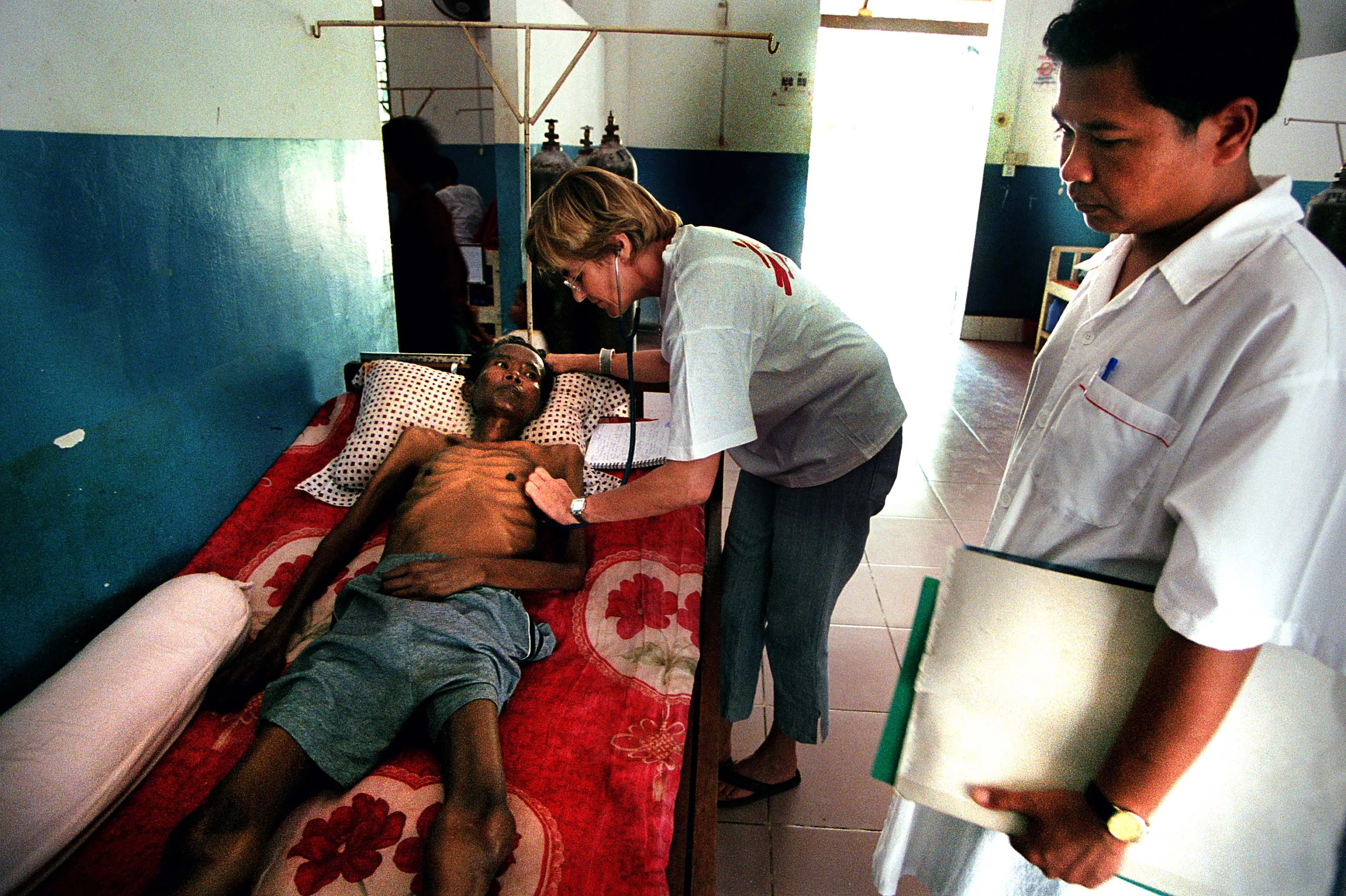 A number of 130,000 HIV-positive people is estimated in Cambodia from which 25,000 need antiretroviral (ARV) treatment. MSF is treating some 5,400 people which accounts for more than 50% of total people receiving treatment in the country, 2008.