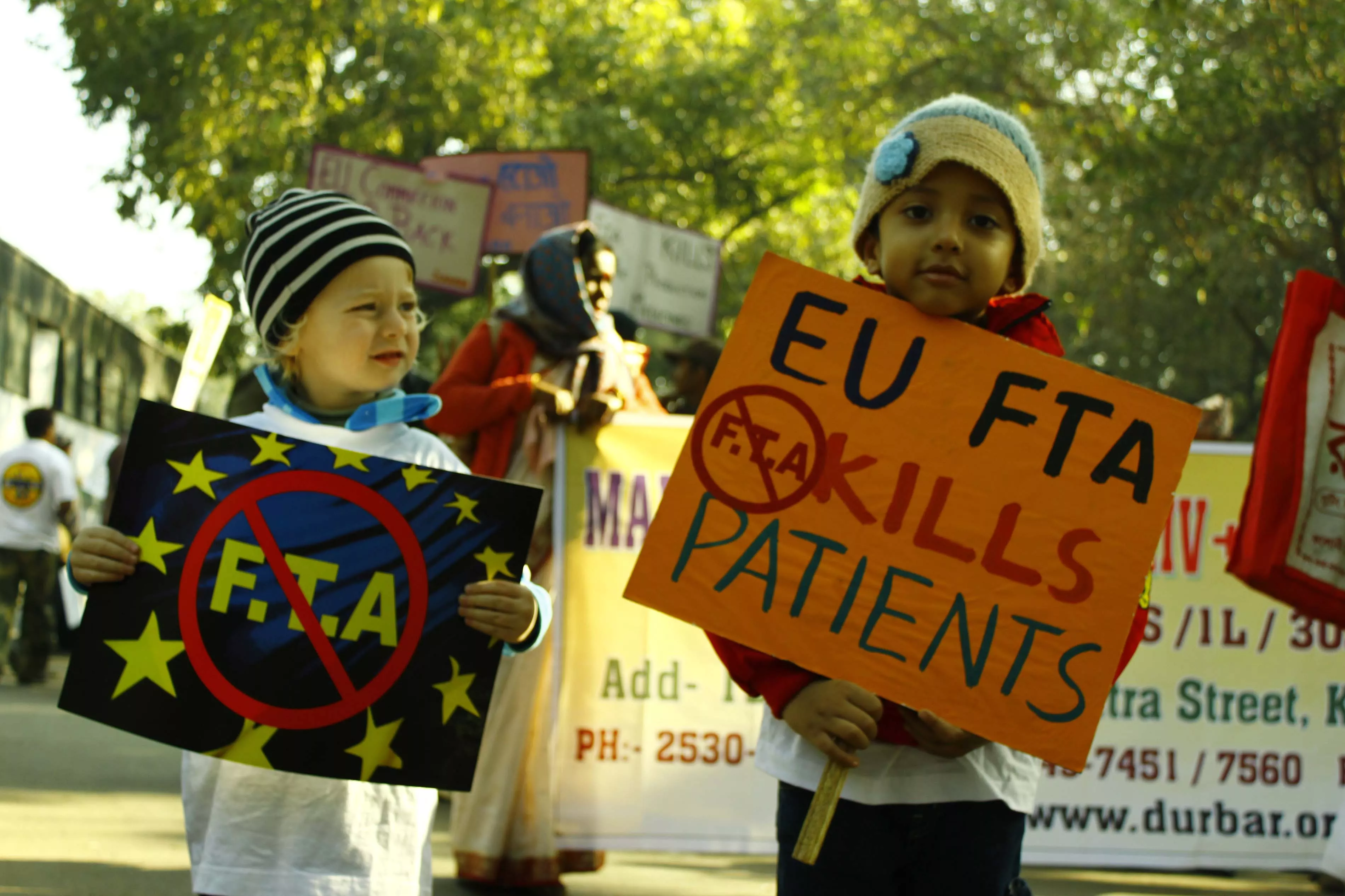 Nearly 2,000 People Living With HIV along with MSF & other civil society organisations rallied in the streets of New Delhi at the start of the EU-India summit. They warned that harmful provisions in a trade deal being negotiated between the EU and India could severely hinder access to affordable medicine for people in developing countries.