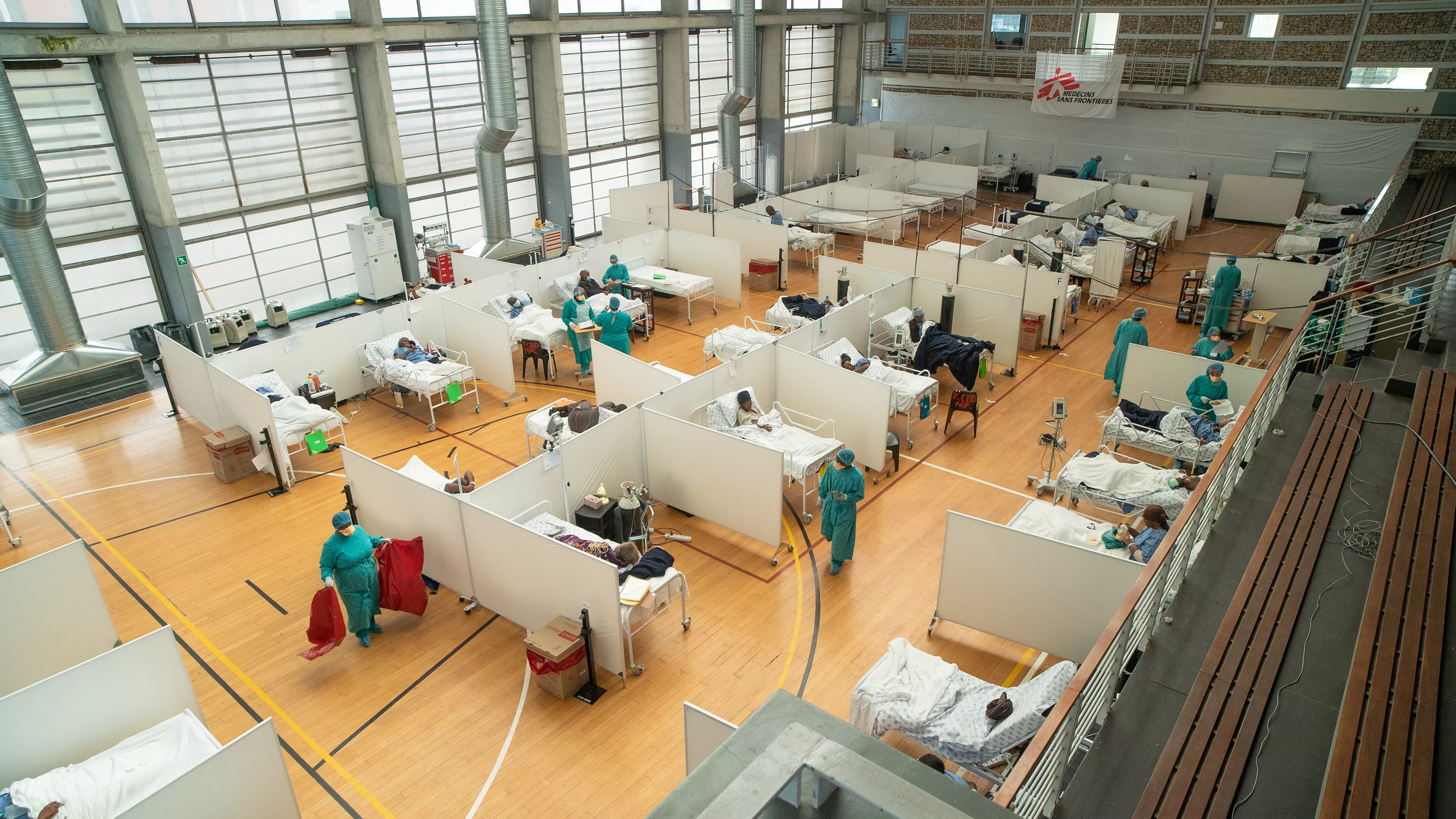The 60-bed Khayelitsha Field Hospital was developed by MSF to support the nearby Khayelitsha District Hospital to cope with the pressures of peak COVID-19 transmission in the Western Cape.