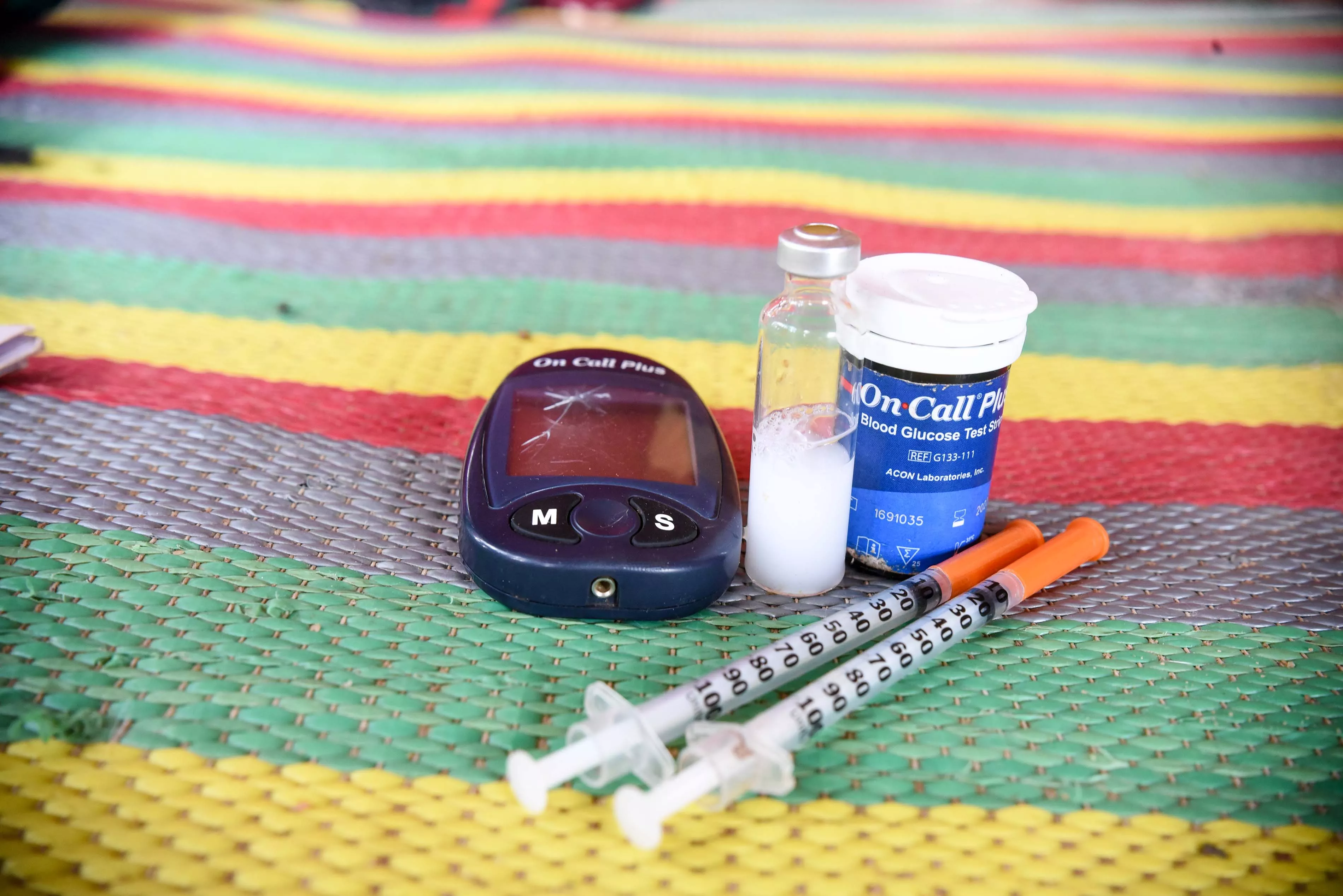 Glucometer, syringes and test strips for patients with diabetes