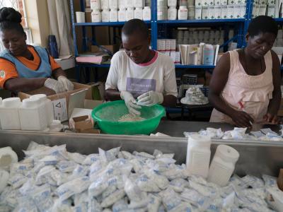MSF trained staff pack bags of medication for TB and HIV patients at the pharmacy at Epworth Clinic, on Harare’s outskirts.
