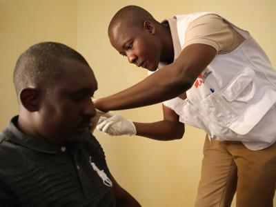 MSF staff giving vaccinations in Douentza, Mali. Photograph by Seydou Camara