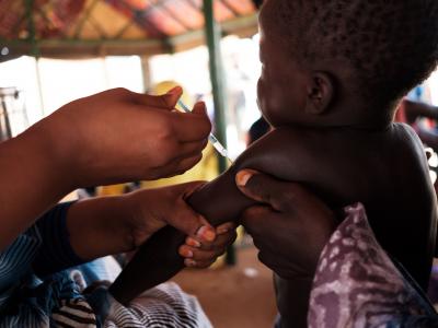 Tinelbaraka Walet Brahim being vaccinated at a homestead in the village of Lemetrewegh in the Hodh ech Chargui region of Mauritania