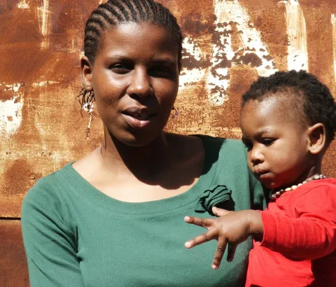 Busisiwe Beko and her daughter Othandwayo. Khayelitsha, South Africa, 2008.