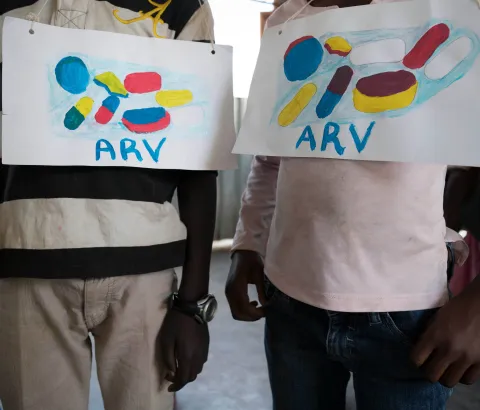 An HIV support group for children at Epworth Clinic on Harare’s outskirts. MSF has set up community support groups for HIV patients from the Clinic. At Epworth, children and young people come together to give each other support. Through games and education they learn about HIV and how they can live a healthy life.