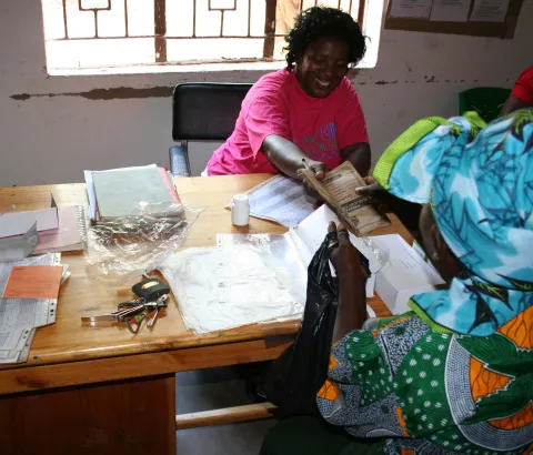In order to create access to regular medical care for patients in rural and underserviced remote areas of Malawi, MSF provides free HIV care where health clinics are decentralized from district hospitals.