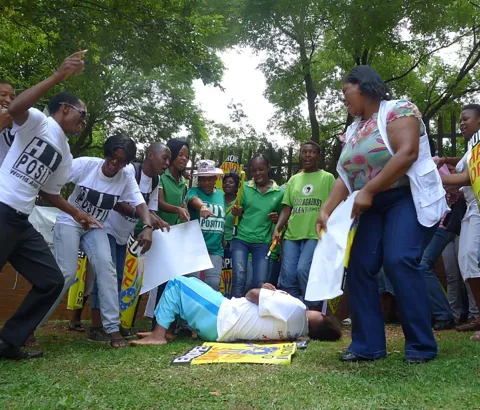 As India and the European Union prepare to meet at a New Delhi summit to finalize a Free Trade Agreement (FTA) under negotiation since 2007, Médecins Sans Frontières / Doctors Without Borders (MSF), the Treatment Action Campaign (TAC), SECTION27 and He-Tic held a picket to warn that harmful provisions in the agreement could have a severely negative impact on access to medicine for people in developing countries.