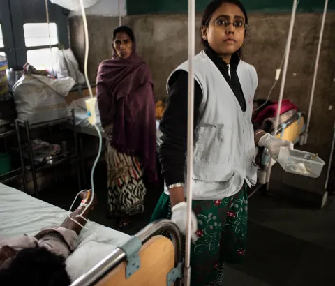 MSF staff nurse seen administering drugs to Kala Azar patients in Sadar Hospital Hajipur.