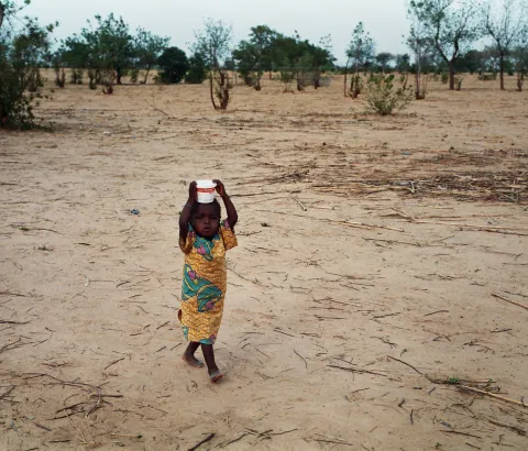 Half of children aged six months to three years have suffered acute malnutrition in Guidan Roumdji district during 2006. MSF gave these children three daily spoonfuls of nutritional supplements during the inter-harvest period to prevent severe malnutrition, 2007.