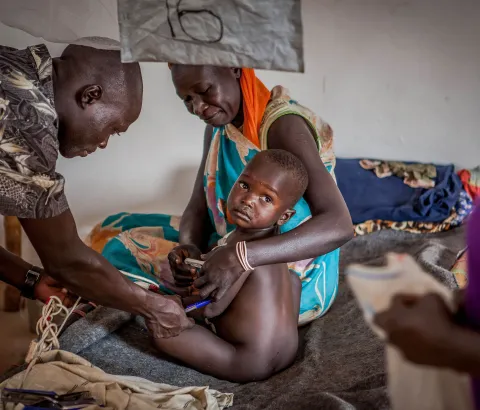 Sudanese refugees began streaming across the border into South Sudan in June 2011 when conflict erupted between the Khartoum government and the rebels of the Sudan People’s Liberation Movement-North (SPLM-N) in Sudan’s South Kordofan State. At the height of the crisis in Yida camp last summer, high mortality rates were reported among young children admitted to MSF’s hospital with respiratory tract infections, such as pneumonia, one of the leading causes of death. Photograph by Yann Libessart