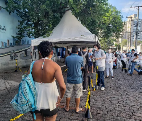 MSF evaluates and screens homeless people in shelters in downtown São Paulo. Activities also include health promotion.