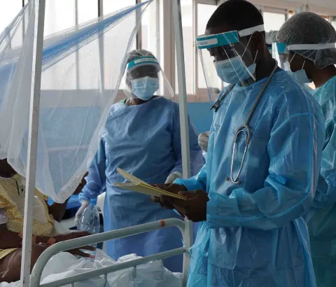 In Yaoundé, Camaroon, MSF teams provided care to infected patients at the Djoungolo hospital, where Epicentre also carried out operational research activities on the effectiveness of screening tests, in partnership with the national emergency operations center.